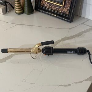 Helen of Troy Black and Gold Curling Iron